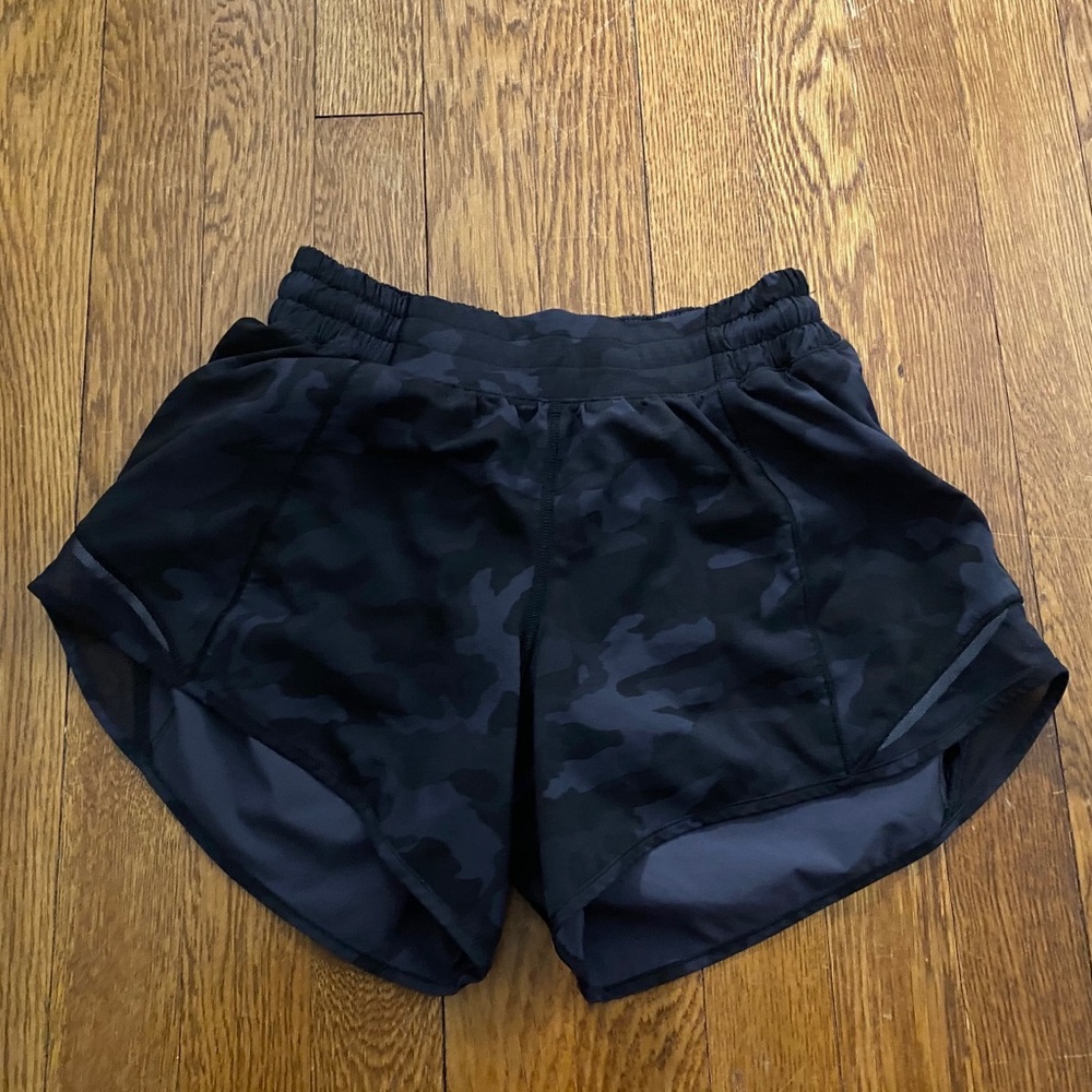 Lululemon Hotty Hot Shorts (NWOT)